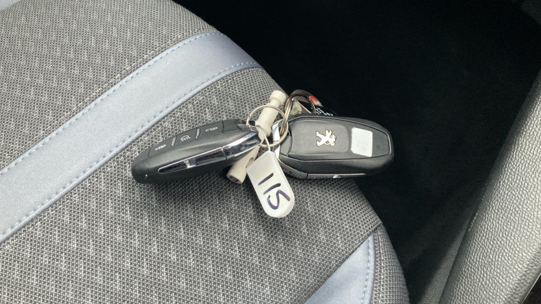 Peugeot 2008 1.2 PureTech 130 Allure Premium 5dr Petrol Estate